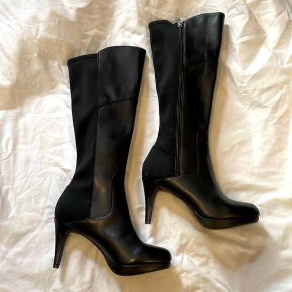Black leather boots by Adrienne Vittadini - Picture 1 of 3